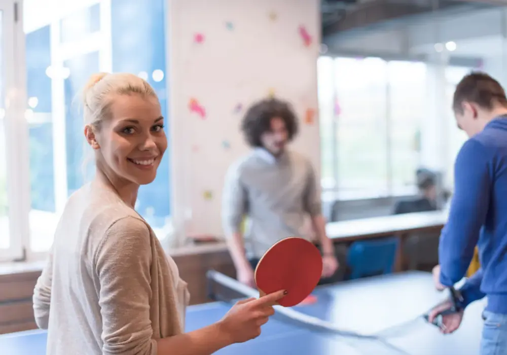 Tenis stołowy ile setów? Poznaj zasady i różne formaty rozgrywek