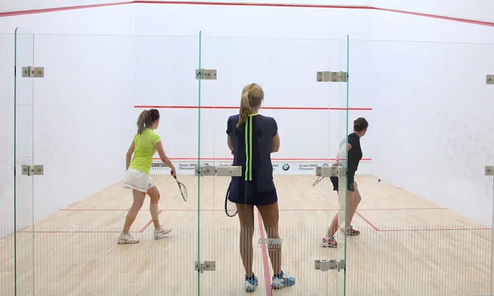 Najlepsze kluby squash w Poznaniu - graj, trenuj i baw się!