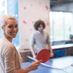 Tenis stołowy ile setów? Poznaj zasady i różne formaty rozgrywek