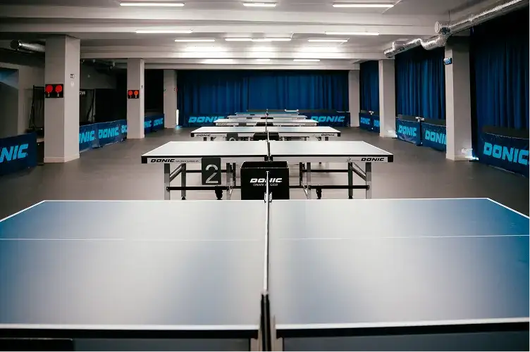 Zdjęcie Gdzie zagrać w tenis stołowy w Krakowie? Sprawdź najlepsze miejsca