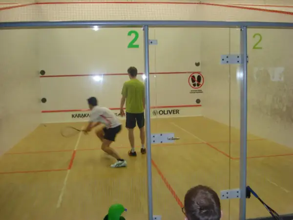 Najlepsze miejsca do gry w squash w Żywcu - odkryj lokalne kluby